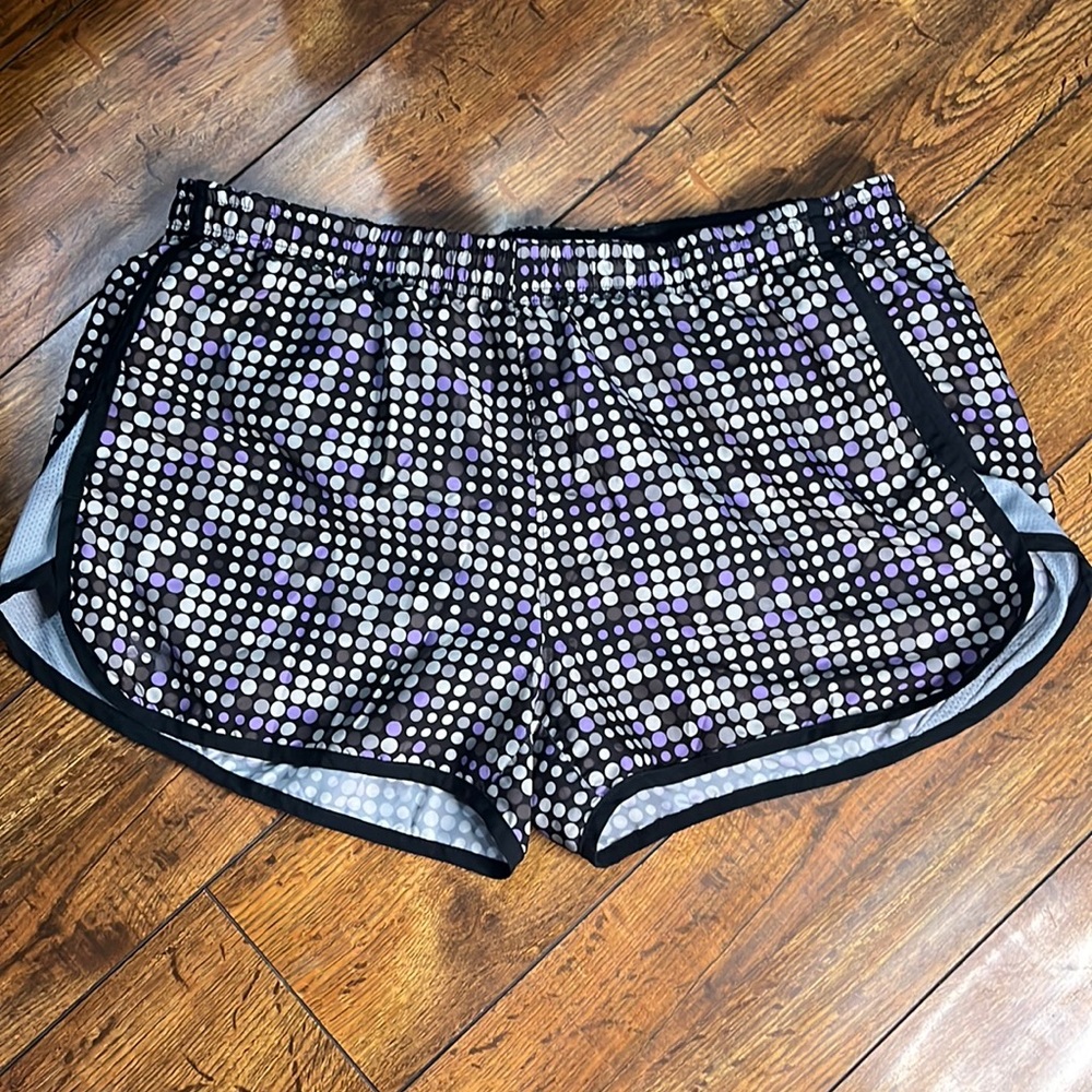 UNDER ARMOR HEAT GEAR ATHLETIC SHORTS!